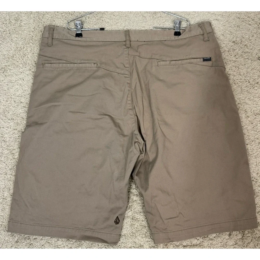 Volcom Mens Frickin Modern Stretch Shorts Flat Front Chino Casual Preppy Size 40